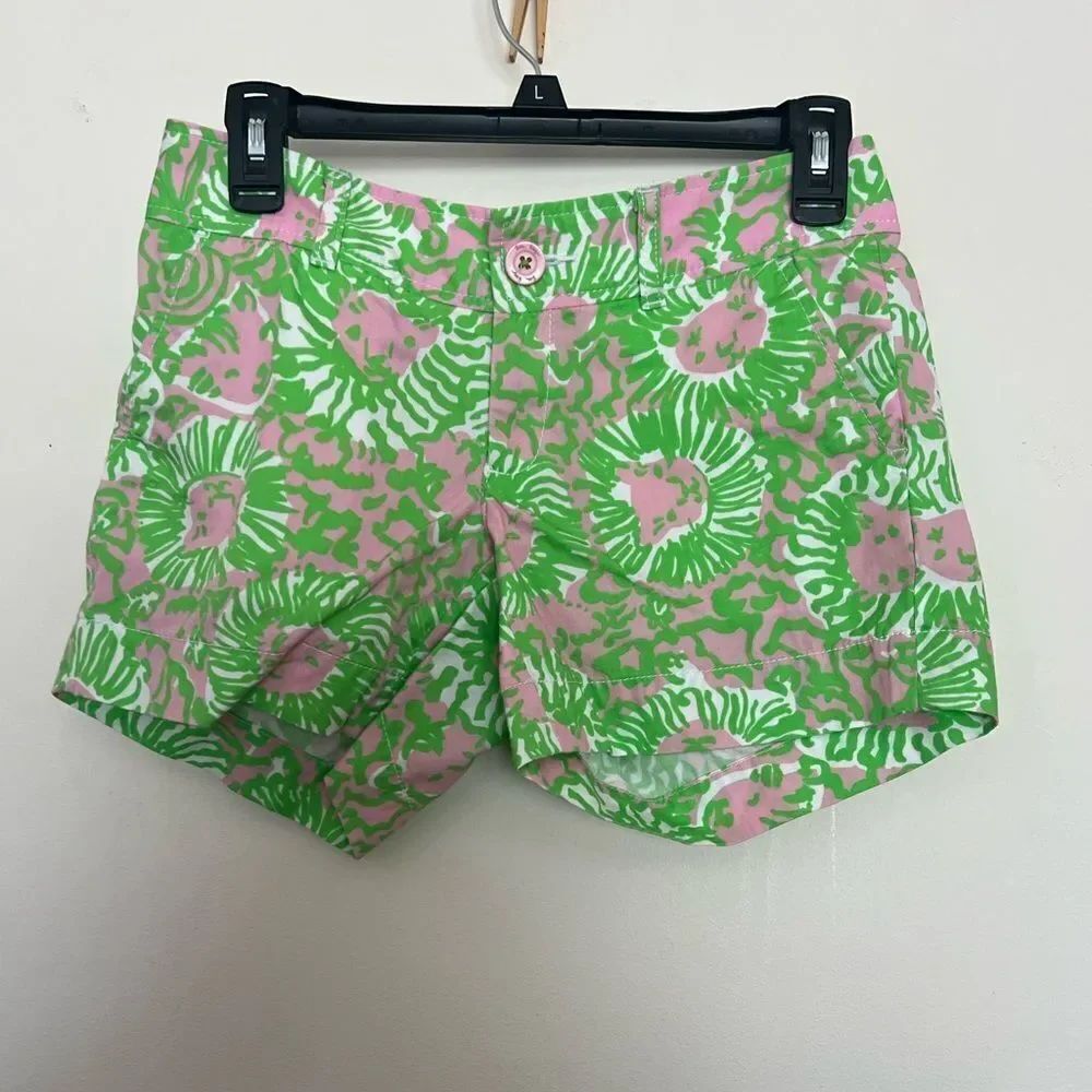 Lilly Pulitzer Women's Green and Pink Shorts